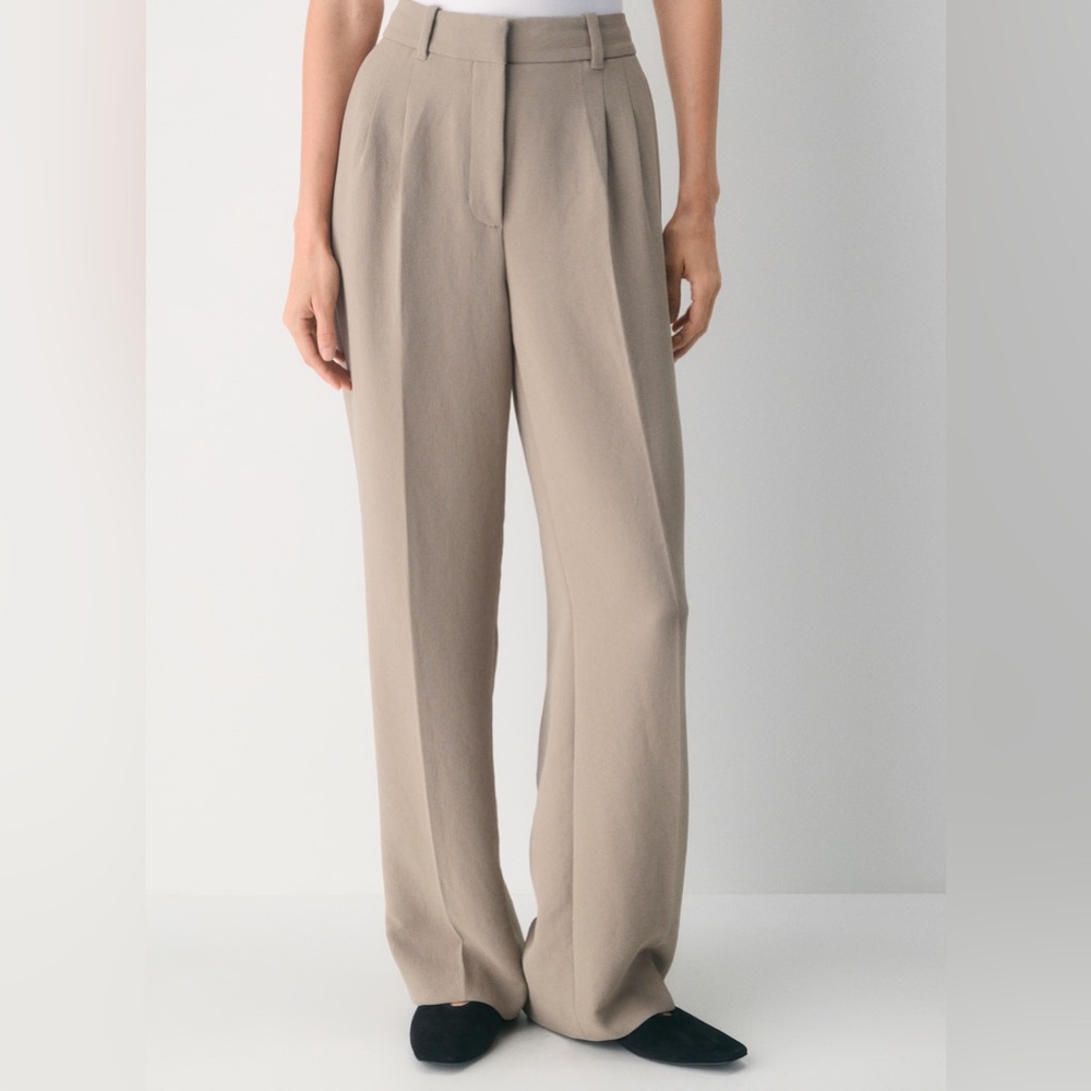 Aritzia Effortless Pant in Nomad Taupe